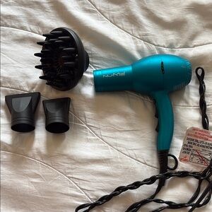 NuMe Teal Hair Dryer with Attachments